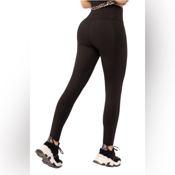 NAVONELLA. Crossed waist black leggings - Picture 5 of 5